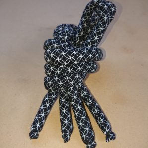 持ち手 黒地 白模様