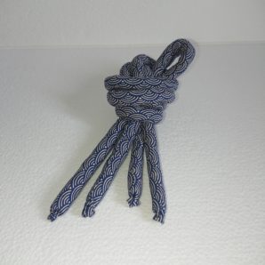 持ち手　紺地白波模様