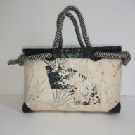 No.30　一閑張り　カゴバック　白地扇子花柄　